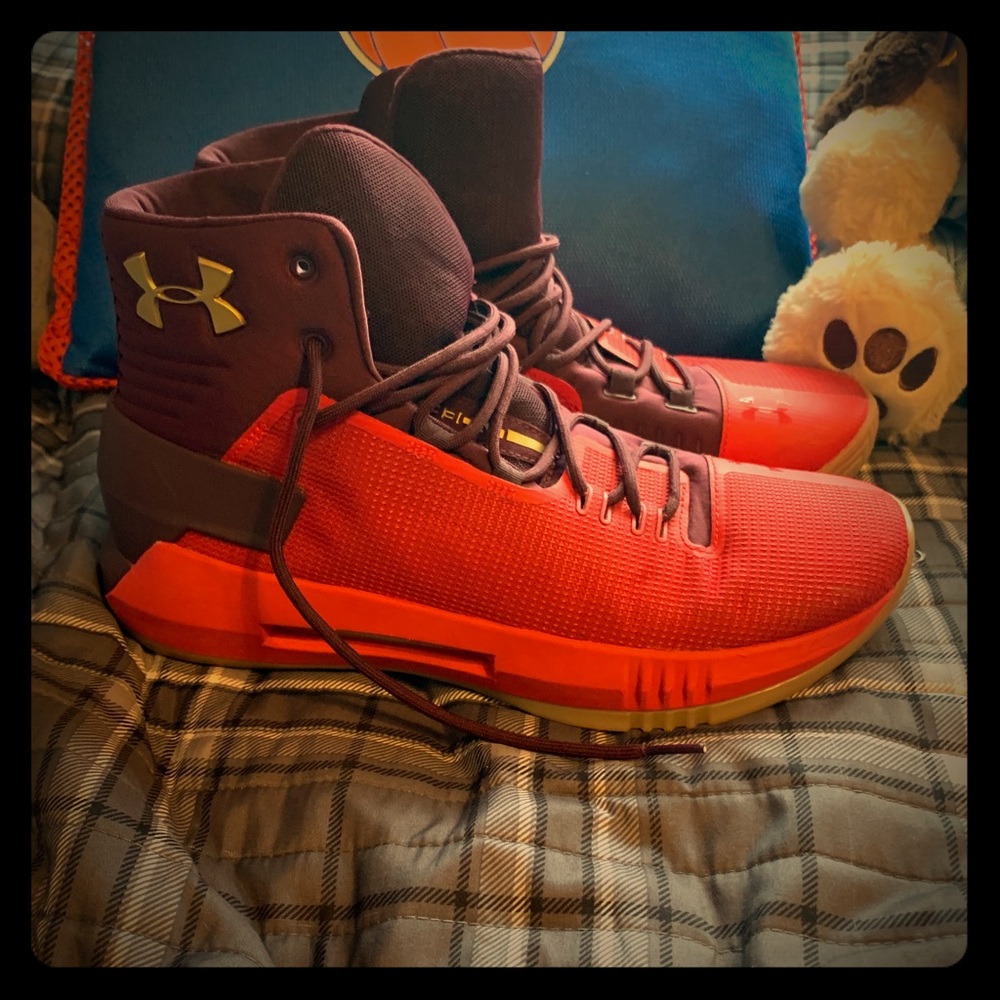 Under Armour high tops, size 10 men’s. Used.